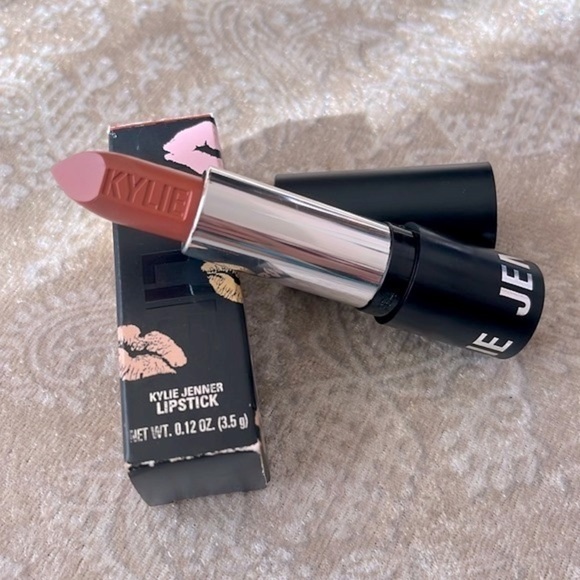 Brand New Kylie Jenner Lipstick DULCE DE LECHE Crème Satin Sheen Moisturizing - Picture 7 of 9